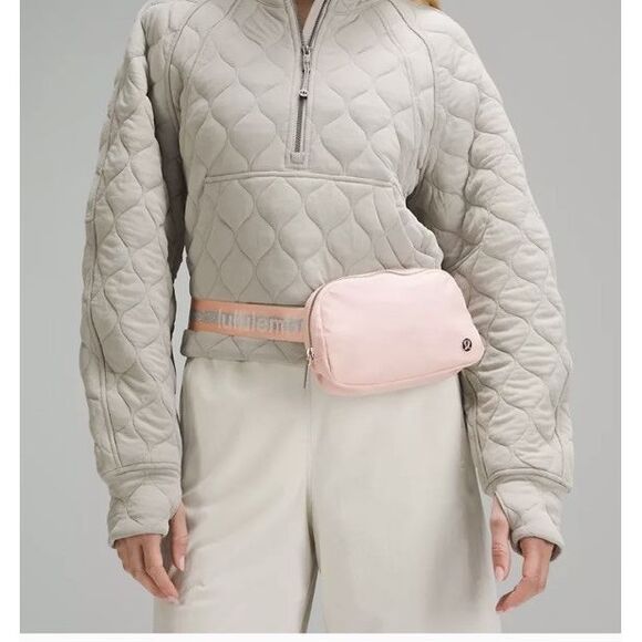Lululemon‎ Everywhere Belt Bag 1L Wordmark Pink/Silver /White NWT - Picture 1 of 9